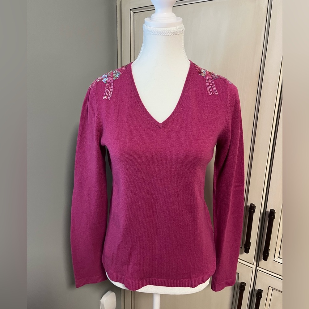 💞 100% Cashmere Embellished Shoulder V-Neck Sweater